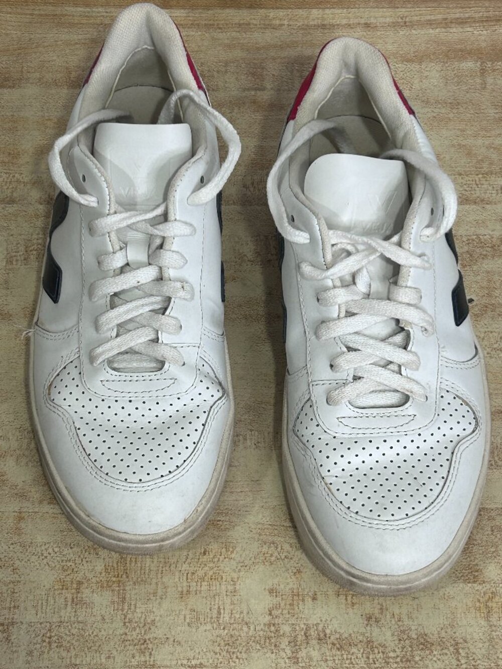 VEJA V-10 Leather Sneakers US 8